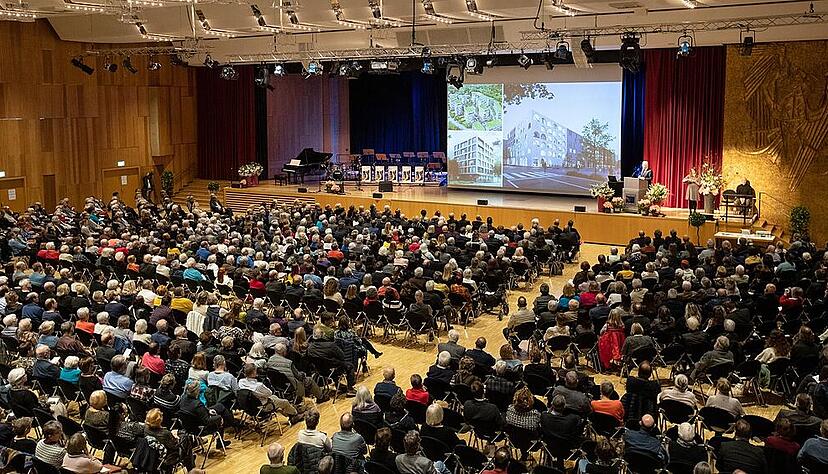 Beim ersten Bürgerempfang nach der Corona-Pandemie berichtet OB Harry Mergel darüber, wohin der Weg in den kommenden Jahren führen soll. Beim ersten Bürgerempfang nach der Corona-Pandemie berichtet OB Harry Mergel darüber, wohin der Weg in den kommenden Jahren führen soll.