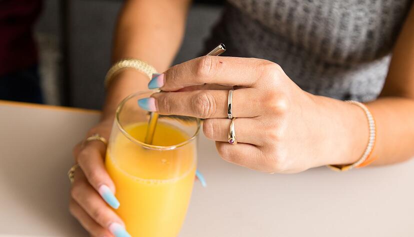 Obwohl Saft aus Konzentrat und Direktsaft geschmacklich &auml;hnlich sein m&ouml;gen, unterscheiden sich ihre Herstellungsverfahren grundlegend.