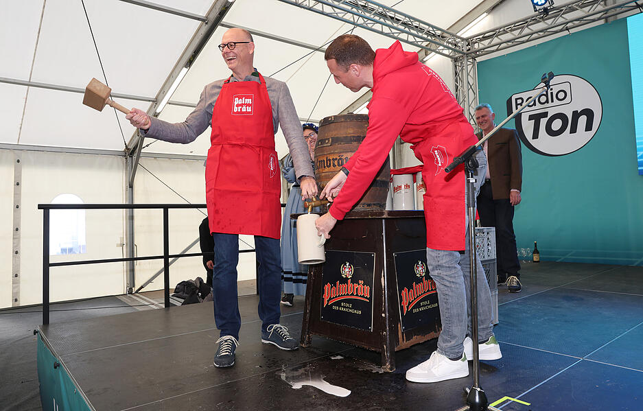 Fassanstich bei der Heilbronner Herbstmesse mit HMG-Chef Steffen Schoch.