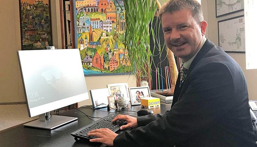 &Ouml;hringens OB Thilo Michler mag es aufger&auml;umt. Im Interview spricht er &uuml;ber Bauch-Entscheidungen und die Ziele der Zukunft.
Foto: Yvonne Tscherwitschke