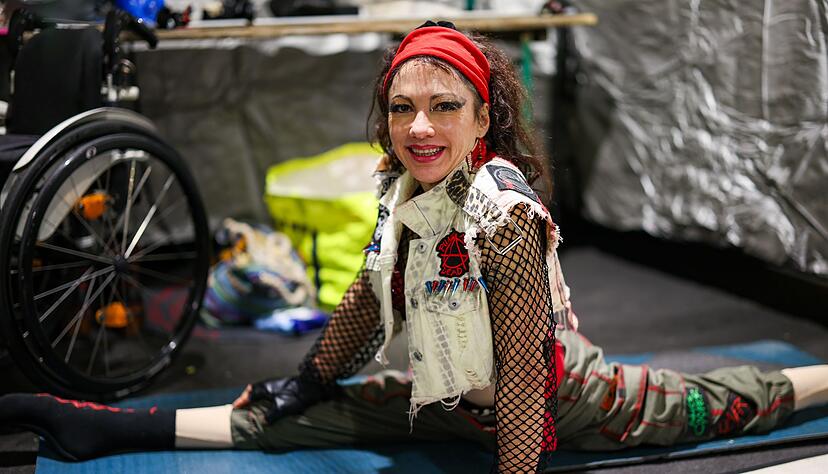 Sie ist vom Bauchnabel abw&auml;rts gel&auml;hmt, dann wagte sie einen Handstand, der alles ver&auml;nderte.