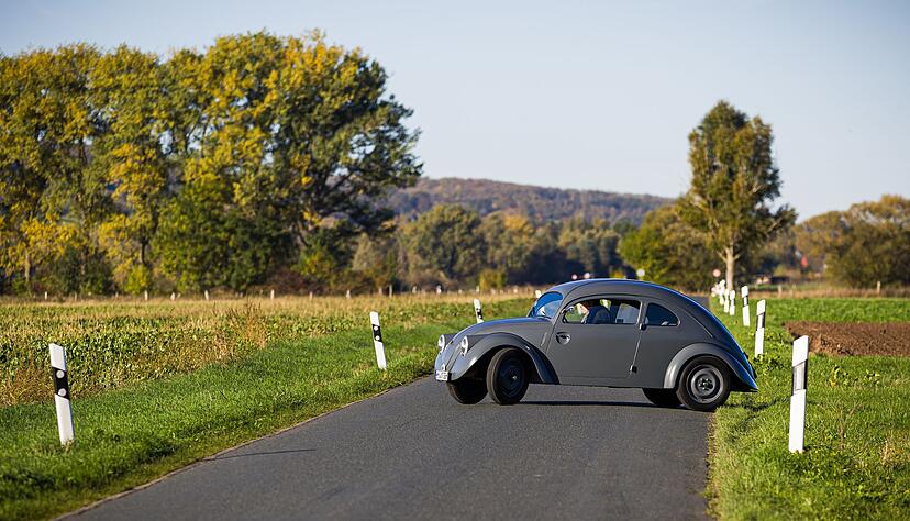 Nur bei trockenem Wetter fährt Traugott Grundmann sein Auto. Nur bei trockenem Wetter fährt Traugott Grundmann sein Auto.