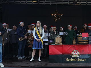 Am Samstag und Sonntag findet der diesjährige Weihnachtsmarkt in Niedernhall unter dem Namen "Winterzauber" statt. Am Samstag und Sonntag findet der diesjährige Weihnachtsmarkt in Niedernhall unter dem Namen "Winterzauber" statt.