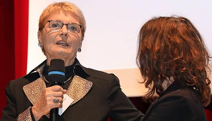 Friedlinde Gurr-Hirsch (links), Vorsitzende von Pro Region Heilbronn-Franken, mit Moderatorin Yvonne Tscherwitschke. Friedlinde Gurr-Hirsch (links), Vorsitzende von Pro Region Heilbronn-Franken, mit Moderatorin Yvonne Tscherwitschke.