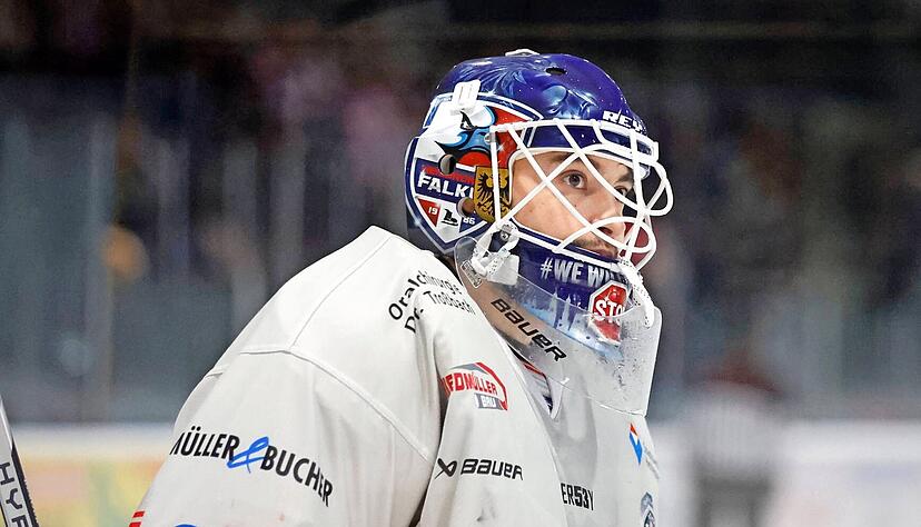 Falken-Goalie Patrick Berger spricht im Interview mit der Heilbronner Stimme &uuml;ber den kommenden Halbfinalgegner.
Foto: imago images/Michael Sigl