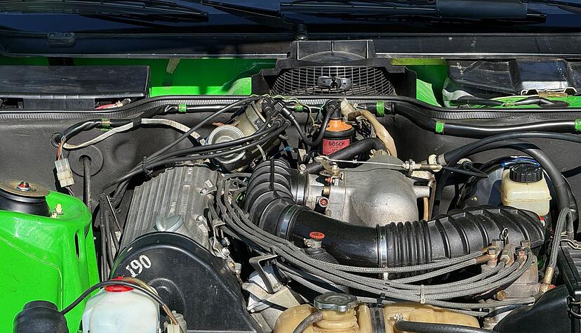 Kraftwerk im Gr&uuml;nen: Nein, der Vierzylinder mit 125 PS macht aus dem 924 keinen Rennwagen - doch f&uuml;r dynamische Touren reichte es damals und reicht es noch heute.
