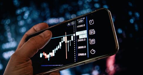 Kapitalerträge ohne Steuerabzug: Wer bei seiner Bank einen Freistellungsauftrag hinterlegt, darf Gewinne aus Geldanlagen bis zu gewissen Grenzen erhalten, ohne das Finanzamt daran zu beteiligen.