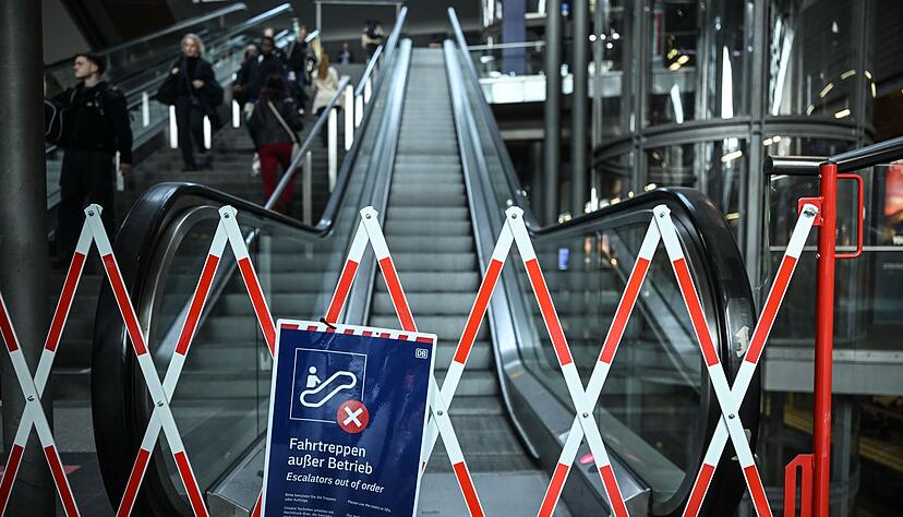 Seit Wochen kaputt: Rolltreppen im Hauptbbahnhof.