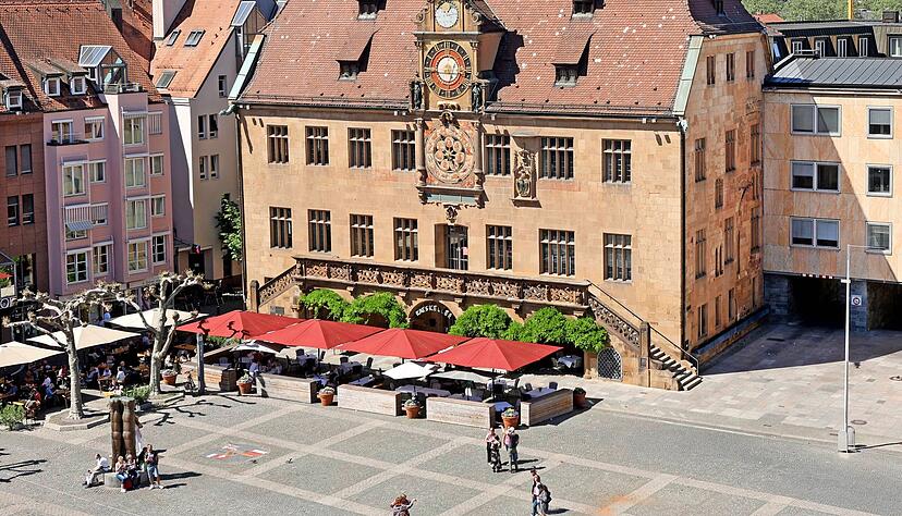 Im Heilbronner Rathaus nimmt man die Finanzentwicklung 2022 erfreut zur Kenntnis.
Foto: Archiv/Seidel Im Heilbronner Rathaus nimmt man die Finanzentwicklung 2022 erfreut zur Kenntnis.
Foto: Archiv/Seidel