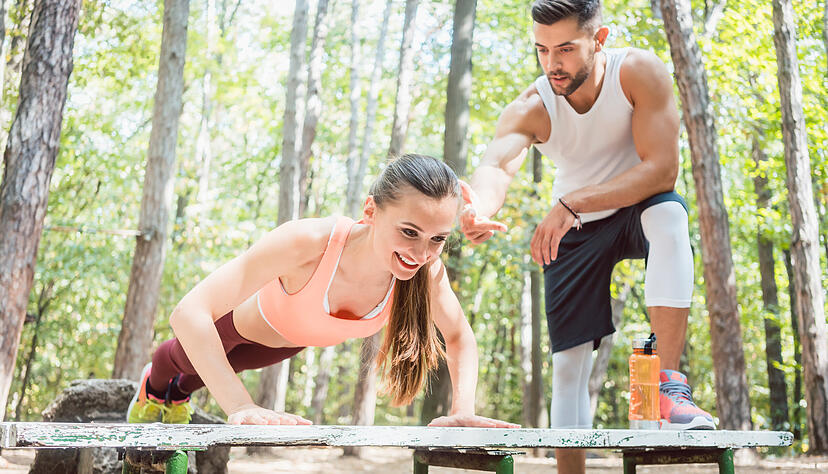 Functional Training ist nicht an einen bestimmten Ort gebunden. Wer mag, kann die Übungen gerne unter freiem Himmel praktizieren. Functional Training ist nicht an einen bestimmten Ort gebunden. Wer mag, kann die Übungen gerne unter freiem Himmel praktizieren.