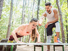 Functional Training ist nicht an einen bestimmten Ort gebunden. Wer mag, kann die Übungen gerne unter freiem Himmel praktizieren.