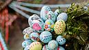 In der Osterzeit sind viele Brunnen aufwendig geschm&uuml;ckt. (Archivbild)