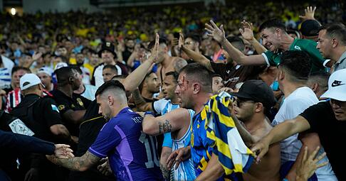 Beim WM-Qualifikationsspiel zwischen Brasilien und Argentinien im November kam es zu heftigen Tumulten auf den Rängen des Maracanã-Stadions.