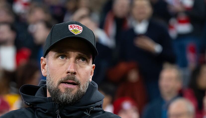 Um VfB-Coach Sebastian Hoeneß gibt es immer wieder Wechselgerüchte. Um VfB-Coach Sebastian Hoeneß gibt es immer wieder Wechselgerüchte.