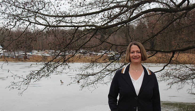 K&auml;mmerin mit Liebe f&uuml;r Garten und Natur: Ina Krone m&ouml;chte Pfedelbachs erste B&uuml;rgermeisterin werden. In Pfedelbach hat ihre berufliche Laufbahn begonnen