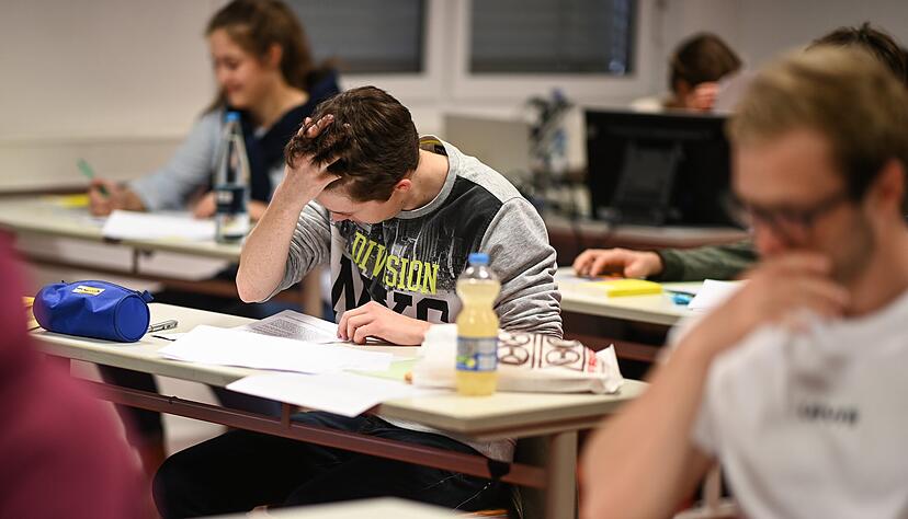 Wer Sorge hat, die mittlere Reife nicht zu bestehen, der kann nach Klasse neun die Hauptschulprüfung an Realschulen ablegen. Foto: dpa Wer Sorge hat, die mittlere Reife nicht zu bestehen, der kann nach Klasse neun die Hauptschulprüfung an Realschulen ablegen. Foto: dpa
