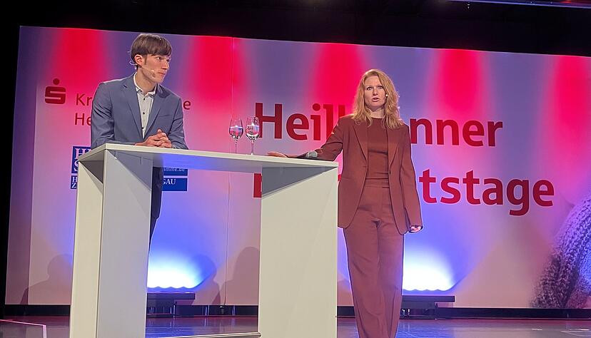 Kilian Kleine und Pia Uhrenbacher informierten die 340 Besucher in der Kreissparkasse Heilbronn über die Fallstricke beim digitalen Erbe.