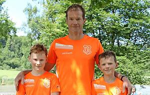 Im Ziel angekommen: Michael Scholl mit Thorben (rechts) und Nicklas.