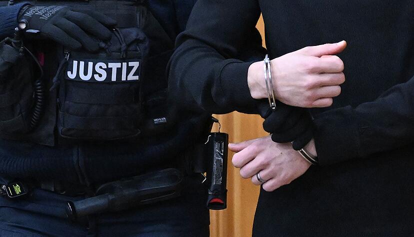 Der Mann soll seine Ex-Partnerin misshandelt und fast nackt durch die Stra&szlig;en von K&uuml;nzelsau gezerrt haben.(Archiv)