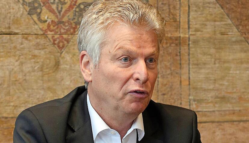 Übte harsche Kritik an der DEL2: Bietigheims OB Jürgen Kessing.
Foto: Archiv/Veigel Übte harsche Kritik an der DEL2: Bietigheims OB Jürgen Kessing.
Foto: Archiv/Veigel