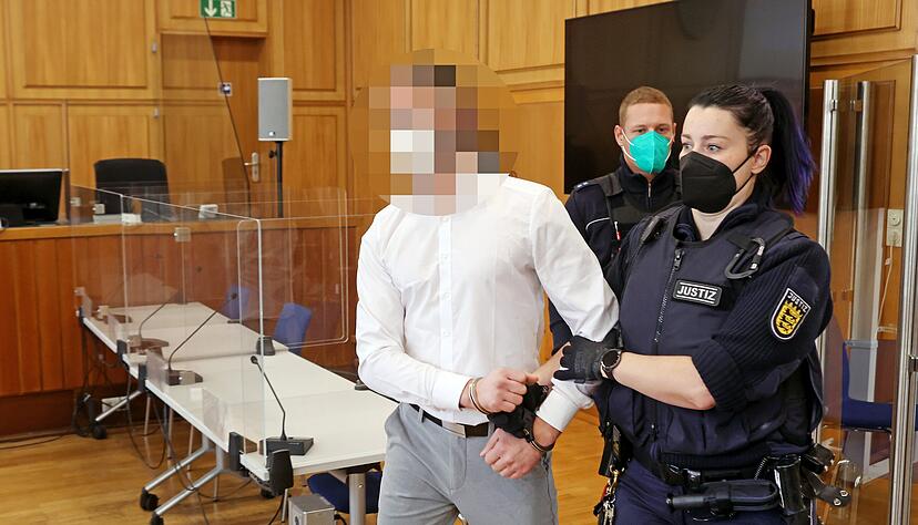 Der 30-jährige Angeklagte muss sich vor dem Heilbronner Landgericht verantworten. Der 30-jährige Angeklagte muss sich vor dem Heilbronner Landgericht verantworten.