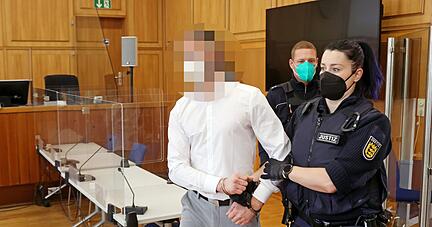 Der 30-jährige Angeklagte muss sich vor dem Heilbronner Landgericht verantworten. Der 30-jährige Angeklagte muss sich vor dem Heilbronner Landgericht verantworten.