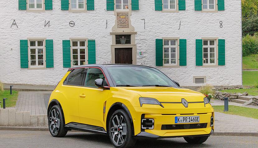 Beim elektrisch neu belebten Renault R5 wird es Freunden der klassischen Kante ganz warm ums Herz.