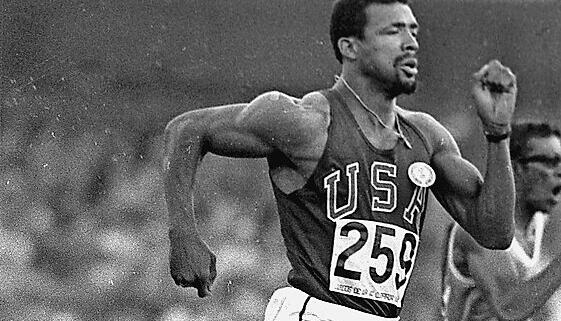 John Carlos musste für Olympia 1968 sein Schuhmodell wechseln. John Carlos musste für Olympia 1968 sein Schuhmodell wechseln.