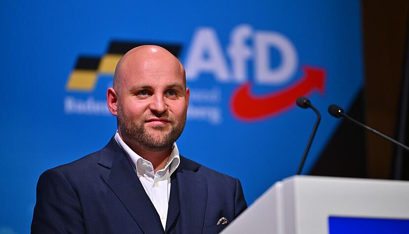 AfD-Landesvorsitzender Markus Frohnmaier. Es gibt großes Interesse an der ausverkauften Veranstaltung. (Archivbild)