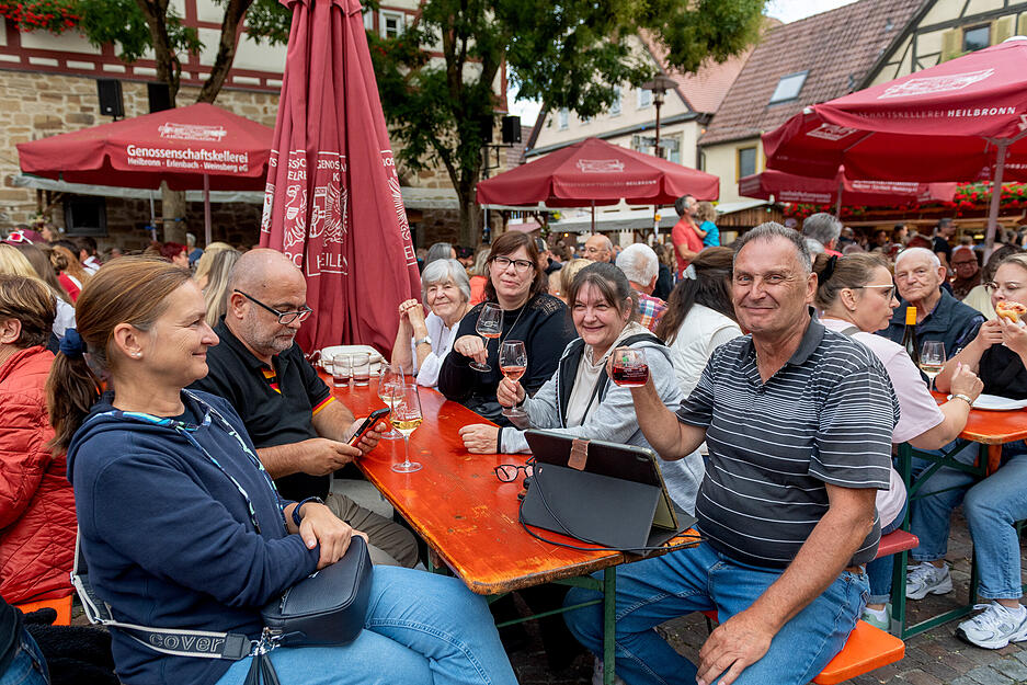 Das 47. Erlenbacher Weinfest l&auml;uft noch bis Montag.