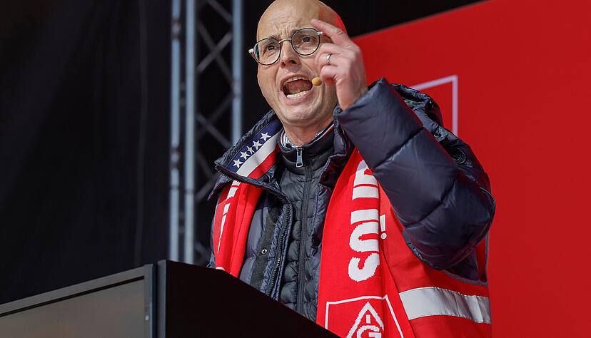 Audi-Betriebsratschef J&ouml;rg Schlagbauer l&auml;sst Kritik am Unternehmen mit den vier Ringen nicht auf sich sitzen. Insbesondere wenn sie aus den Reihen des VW-Konzerns kommt.