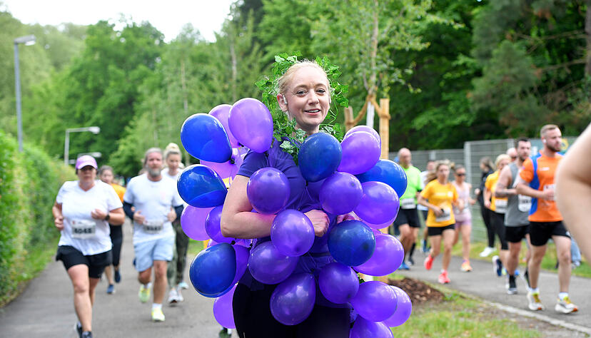 Viele Teilnehmer sorgten beim Trollinger Marathon in Heilbronn äußerlich für bunte Farbtupfer. Viele Teilnehmer sorgten beim Trollinger Marathon in Heilbronn äußerlich für bunte Farbtupfer.