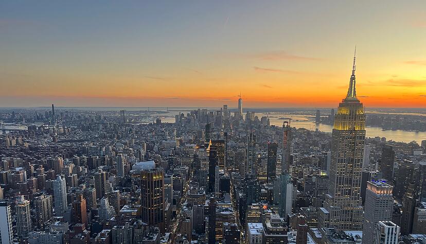 Die Nacht legt sich über New York. Die Nacht legt sich über New York.