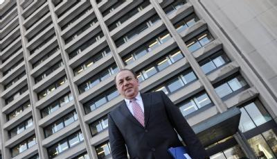 Bundesbank-Chef Axel Weber in Frankfurt am Main auf dem Weg zur Bilanz-Pressekonferenz (Archiv). Bundesbank-Chef Axel Weber in Frankfurt am Main auf dem Weg zur Bilanz-Pressekonferenz (Archiv).