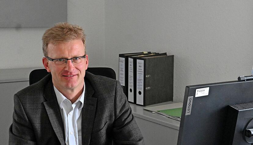 Seit 20 Jahren arbeitet Andreas Insam in der Öhringer Verwaltung, seit 2016 ist er Chef der Kämmerei. Nun will er neue Wege gehen und in Krautheim Bürgermeister werden.
Foto: Katrin Draskovits