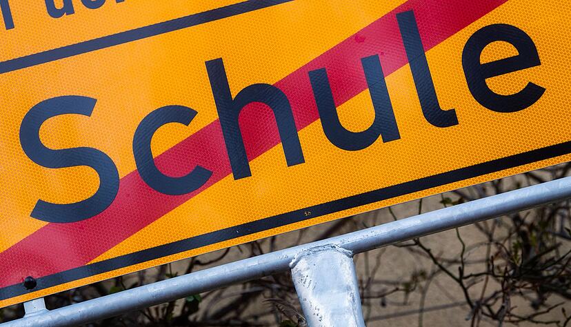 Soll ins Gef&auml;ngnis, wer die Schule schw&auml;nzte? (Symbolbild)