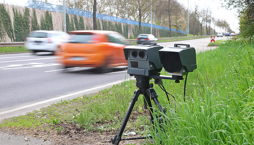 Am "Car-Friday" hat die Polizei Heilbronn vermehrt Blitzer aufgestellt. Ein Fahrer erreicht in einer 50er-Zone 85 km/h.