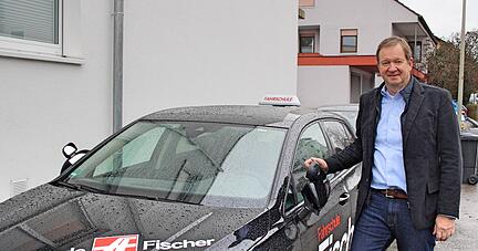 Die Einhaltung der Hygienevorschriften ist längst zur Routine geworden, sagt der Kreisvorsitzende des Fahrlehrerverbands, Wolfgang Fischer.
Foto: Andreas Zwingmann