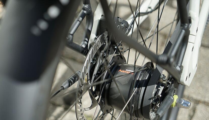 Bewährte Schalttechnik: In der Hinterradnabe ist die Achtgang-Nexus von Shimano untergebracht. Bewährte Schalttechnik: In der Hinterradnabe ist die Achtgang-Nexus von Shimano untergebracht.