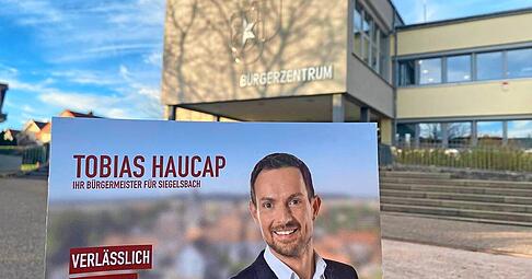 Trotz seiner Alleinkandidatur hat Tobias Haucap an nahezu alle Siegelsbacher Haushalte Flyer verteilt.