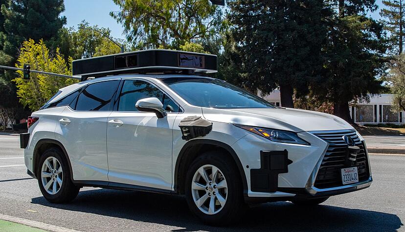 2023: Apple stellt das Projekt Titan ein, mit dem eigentlich ein Apple Car entwickelt werden sollte. 2023: Apple stellt das Projekt Titan ein, mit dem eigentlich ein Apple Car entwickelt werden sollte.