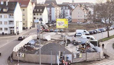 Auf diesem Grundstück an der Gerberstraße (links) beginnen in wenigen Wochen die Bauarbeiten für ein Wohn- und Geschäftshaus. Das Mercure-Hotel entsteht in einem Riegel dazu an der Mannheimer Straße.Foto: Mario Berger Auf diesem Grundstück an der Gerberstraße (links) beginnen in wenigen Wochen die Bauarbeiten für ein Wohn- und Geschäftshaus. Das Mercure-Hotel entsteht in einem Riegel dazu an der Mannheimer Straße.Foto: Mario Berger