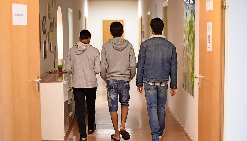 Die Frage, wie viele Flüchtlinge in das ehemalige Seniorenheim in Pfedelbach einziehen werden, beschäftigt viele Menschen. Antworten soll es am Mittwoch geben. Die Frage, wie viele Flüchtlinge in das ehemalige Seniorenheim in Pfedelbach einziehen werden, beschäftigt viele Menschen. Antworten soll es am Mittwoch geben.