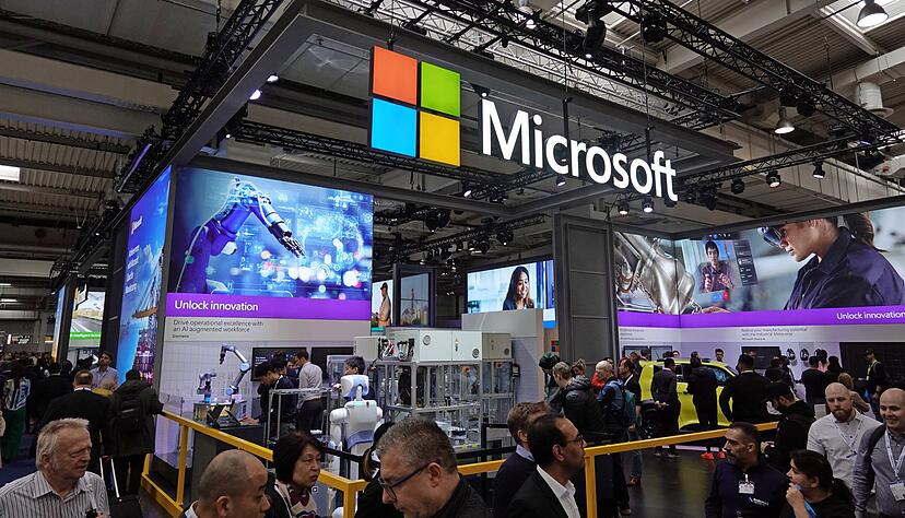 Auch die Gro&szlig;en zeigen, was sie k&ouml;nnen: Google, Microsoft und viele andere waren bei der Hannover-Messe dabei.
Foto: Christian Gleichauf