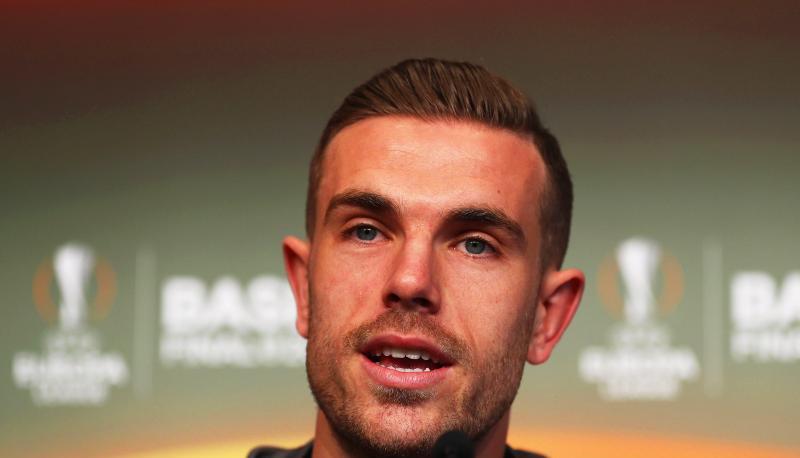 Jordan Henderson sitzt zunächst auf der bank. Foto: Uefa