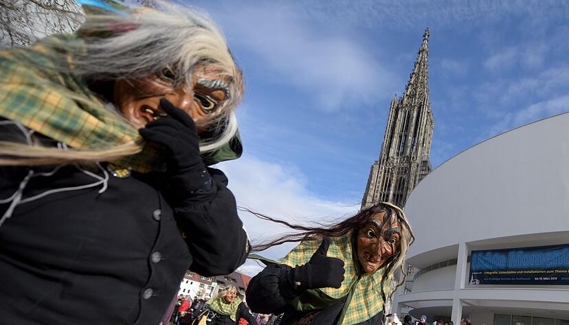 Hexhex - beim &laquo;Ulmzug&raquo; in Ulm laufen Hexen zur Hochform auf. (Archivbild)