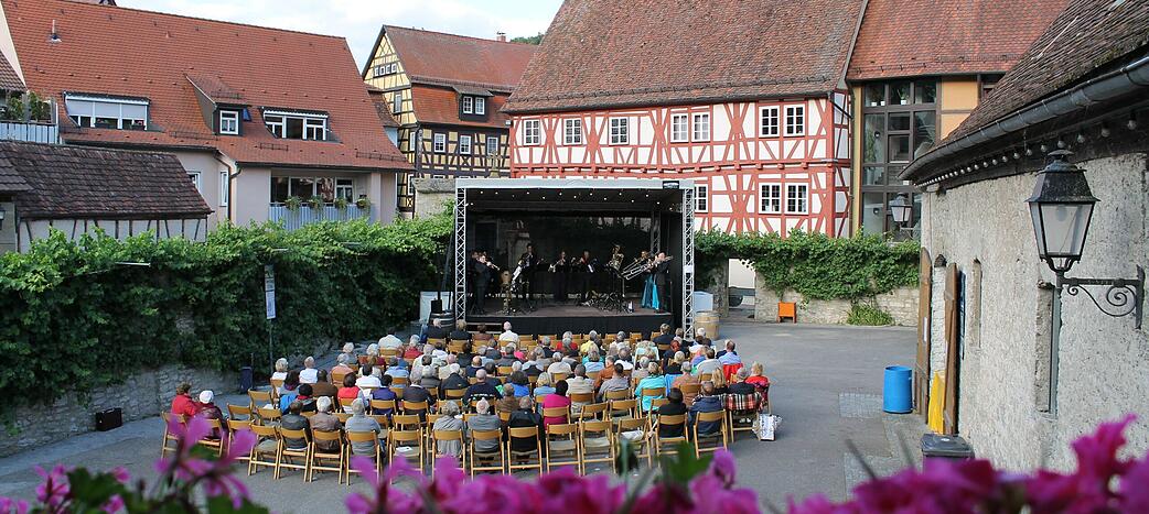 Dass ein reiches, kulturelles Angebot auch im ländlichen Raum möglich ist, beweisen Kulturschaffende im Hohenlohekreis. Foto: Tamara Ludwig Dass ein reiches, kulturelles Angebot auch im ländlichen Raum möglich ist, beweisen Kulturschaffende im Hohenlohekreis. Foto: Tamara Ludwig