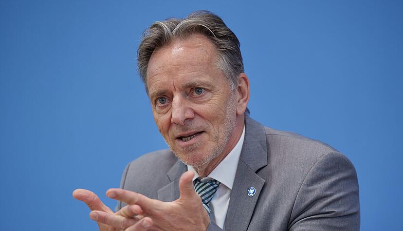 BKA-Chef M&uuml;nch sieht in den Grenzkontrollen eine wirksame Ma&szlig;nahme zur Bek&auml;mpfung von Schleuserbanden. (Archivbild)