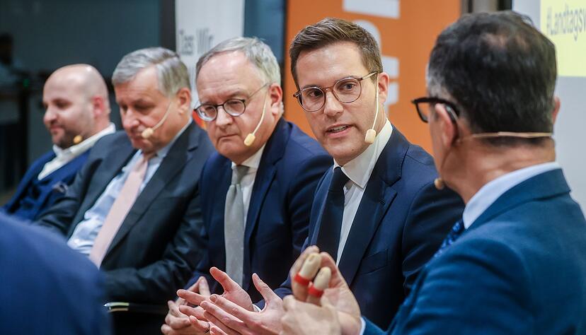 CDU-Spitzenkandidat Manuel Hagel könnte sich eine Koalition aus CDU, SPD und FDP vorstellen. CDU-Spitzenkandidat Manuel Hagel könnte sich eine Koalition aus CDU, SPD und FDP vorstellen.