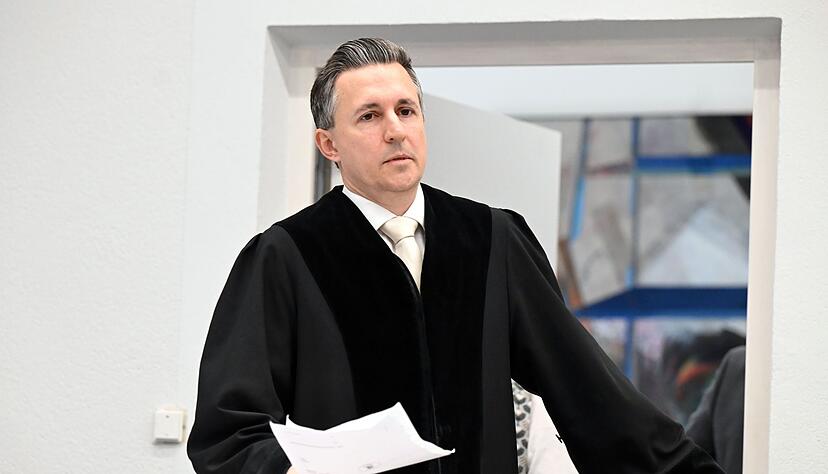 Das Gericht um den Vorsitzenden Richter Marco Lacedonia hat den Prediger verurteilt. (Archivbild)